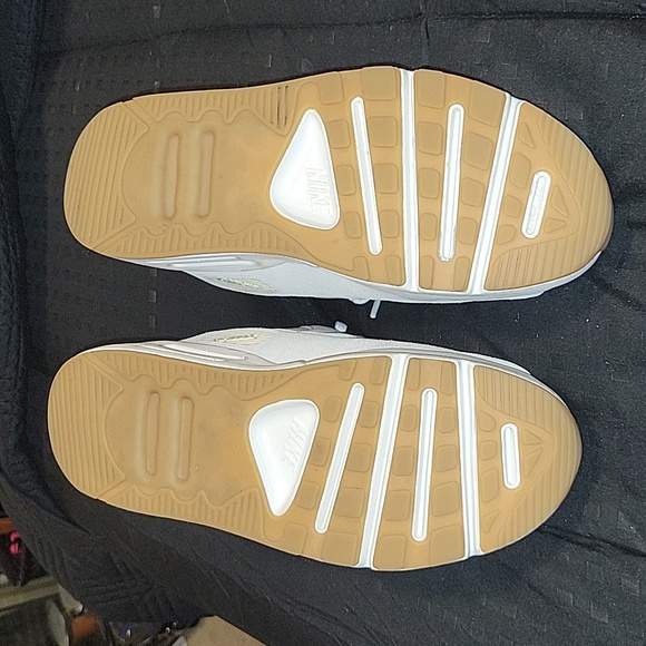 Nike Air Max Women's 90 LV8 color Sail/Phantom/Light Orewood Brown - Picture 7 of 9